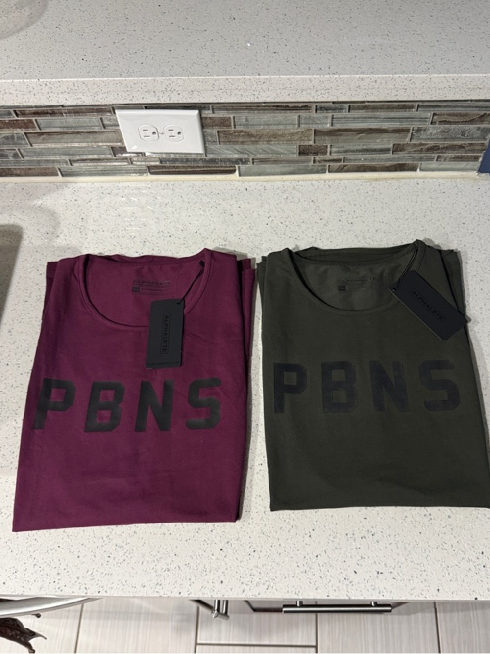 Men’s Alphalete PBNS Muscle Tee - Burgundy & Olive